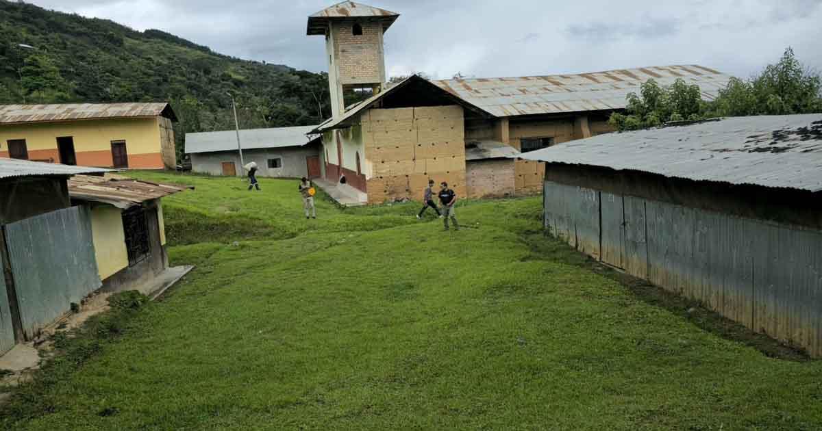 Escuela exige aulas prefabricadas para garantizar clases seguras